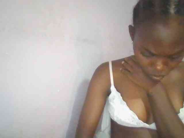 Sweet-petite webcam