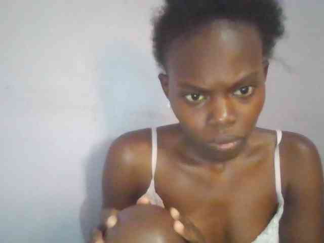 Sweet-petite webcam