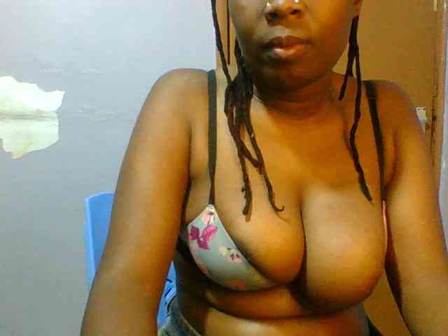 Sweet-petite webcam