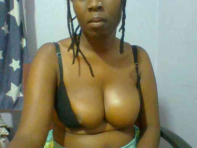 Sweet-petite webcam