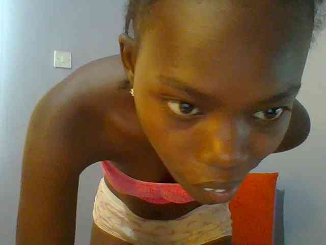 Sweet-petite Sweet-petite