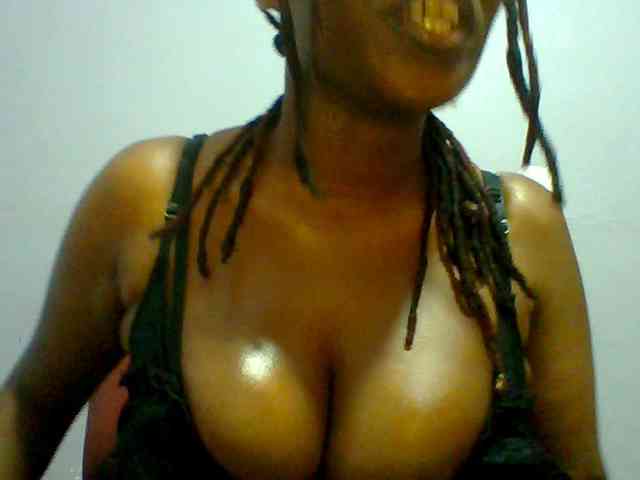Sweet-petite webcam