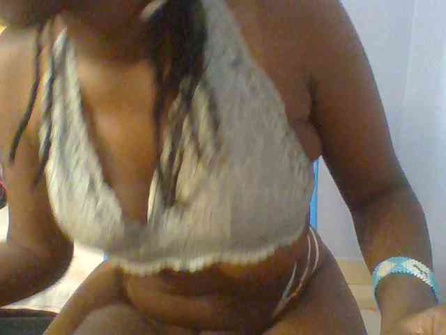 Sweet-petite webcam
