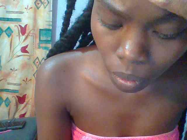 Sweet-petite webcam