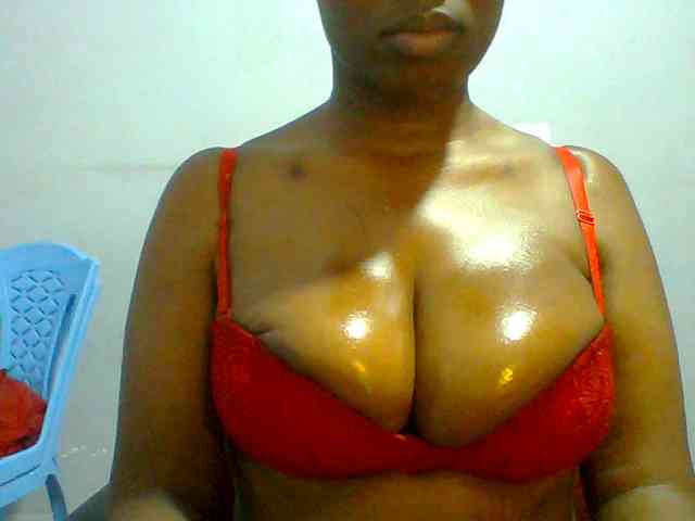 Sweet-petite webcam