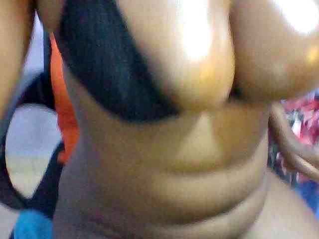 Sweet-petite webcam