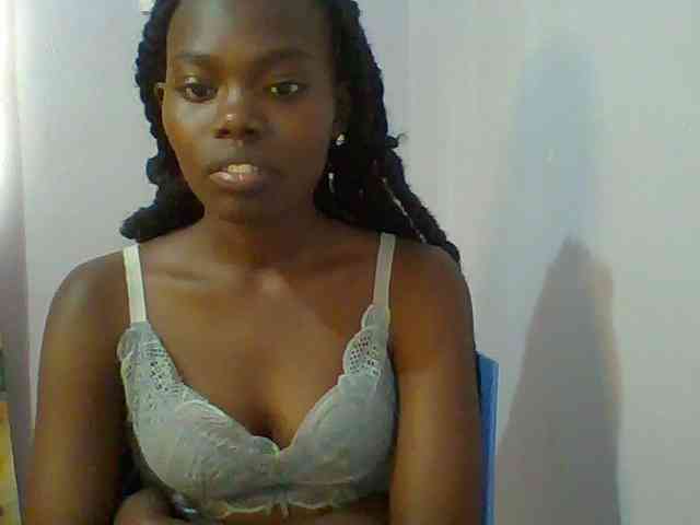 Sweet-petite webcam