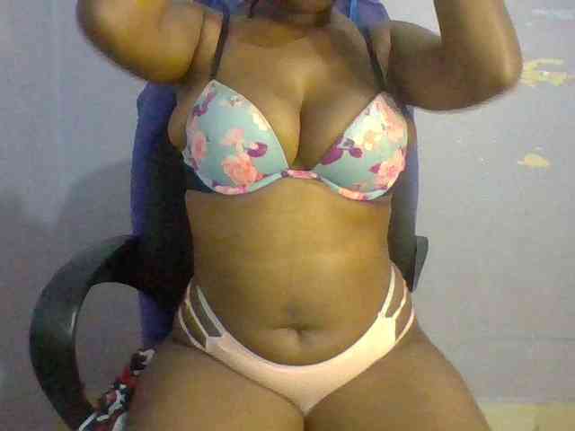 Sweet-petite webcam