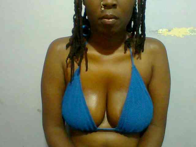 Sweet-petite webcam