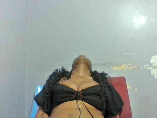 Sweet-petite webcam