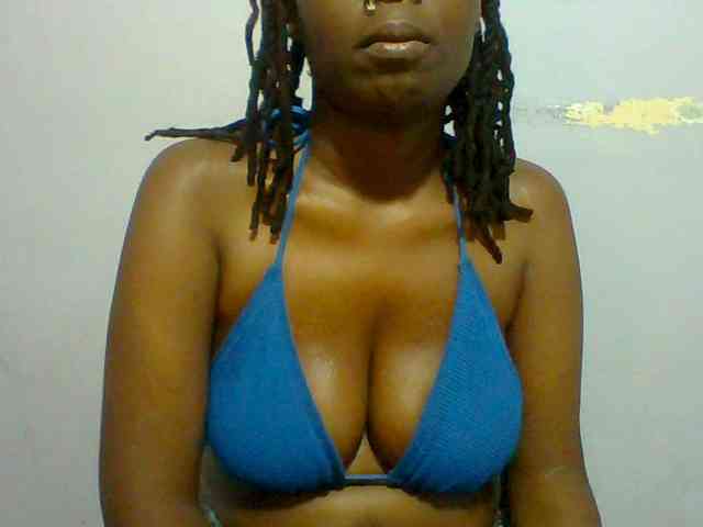 Sweet-petite webcam