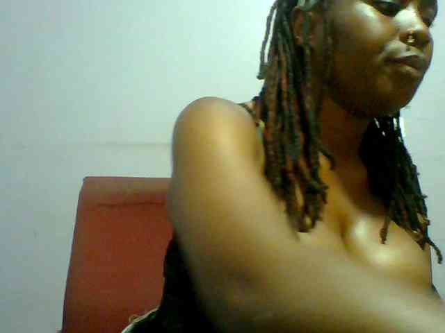Sweet-petite webcam