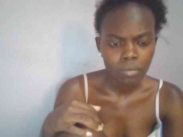 Sweet-petite webcam