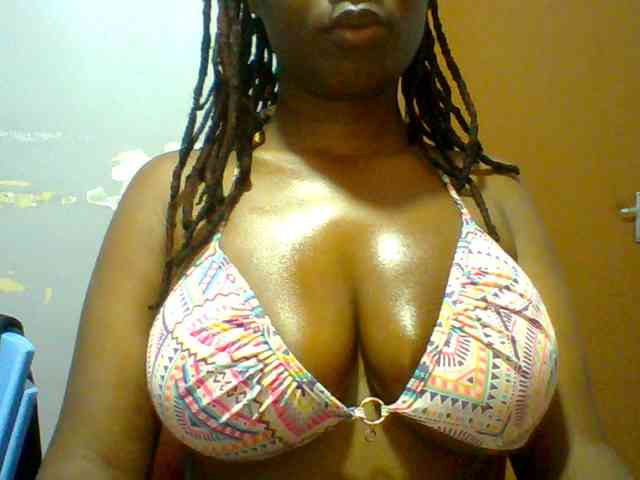 Sweet-petite webcam