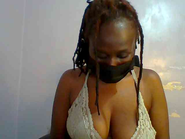Sweet-petite webcam
