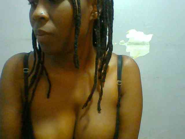Sweet-petite webcam