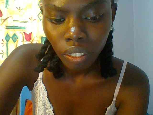 Sweet-petite webcam