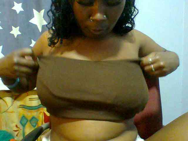 Sweet-petite webcam