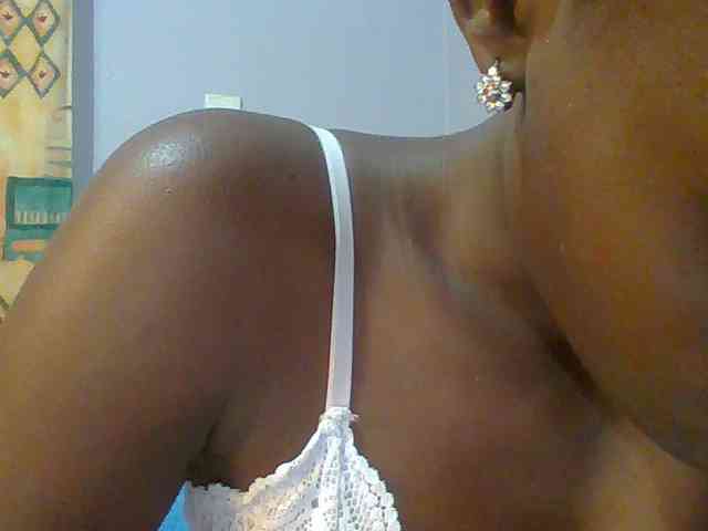 Sweet-petite webcam