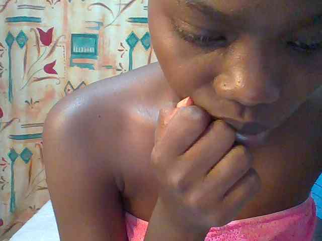 Sweet-petite webcam