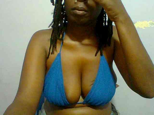 Sweet-petite webcam