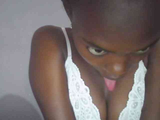 Sweet-petite webcam