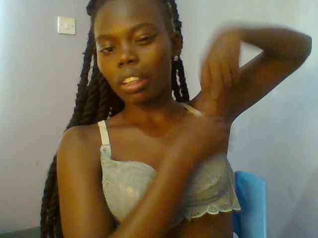 Sweet-petite webcam