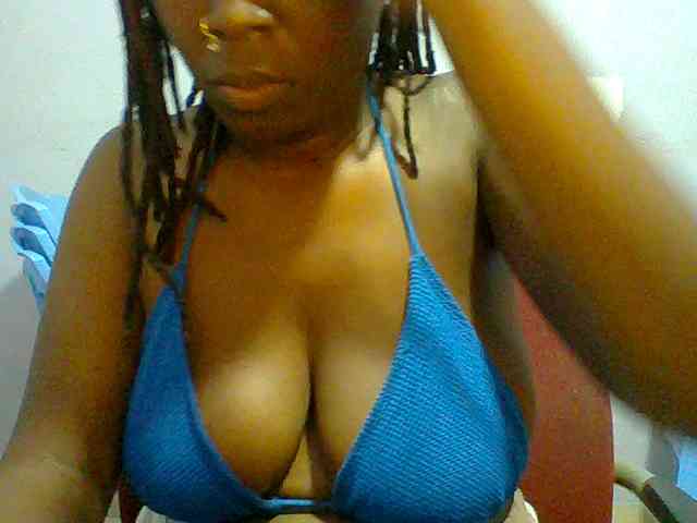 Sweet-petite webcam