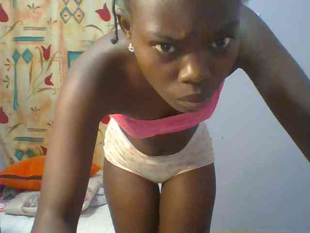 Sweet-petite webcam