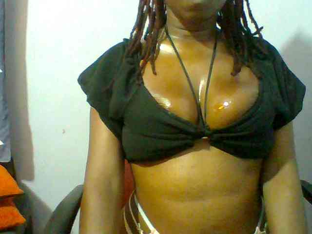 Sweet-petite webcam