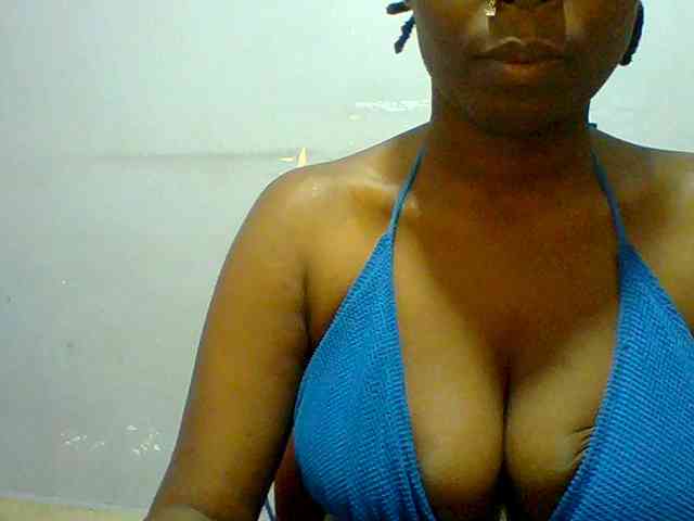 Sweet-petite webcam