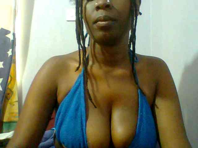 Sweet-petite webcam