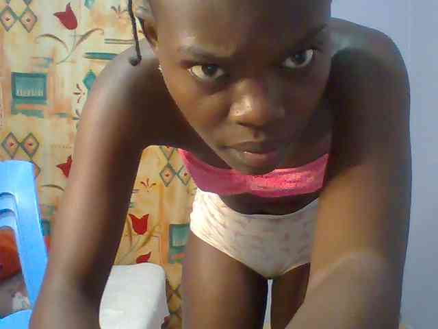 Sweet-petite webcam