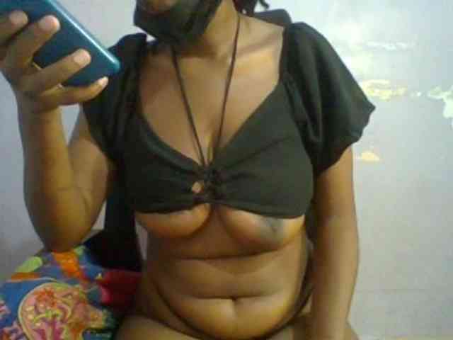 Sweet-petite webcam