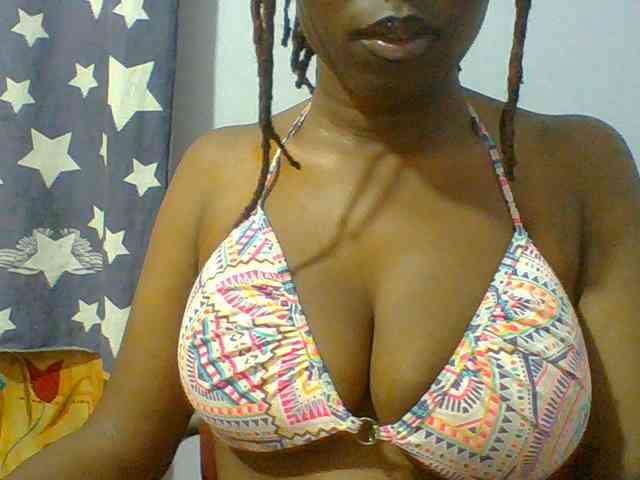 Sweet-petite webcam