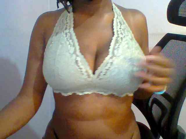 Sweet-petite Sweet-petite