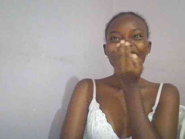 Sweet-petite webcam