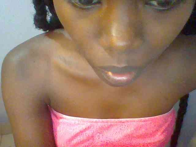Sweet-petite webcam