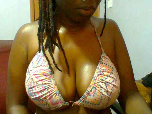 Sweet-petite webcam