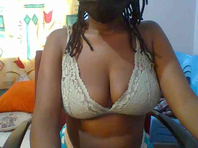 Sweet-petite webcam