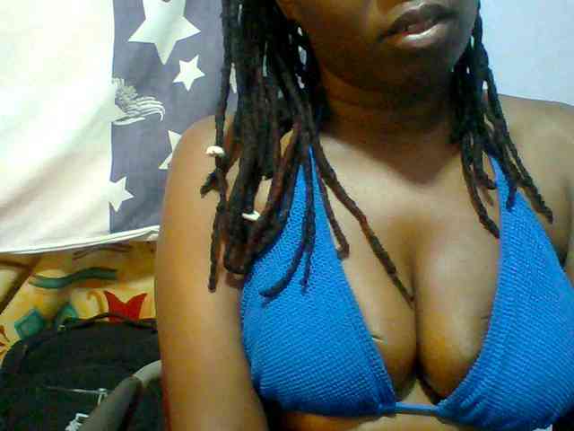 Sweet-petite webcam