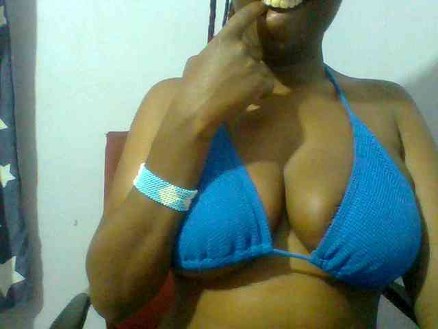 Sweet-petite webcam