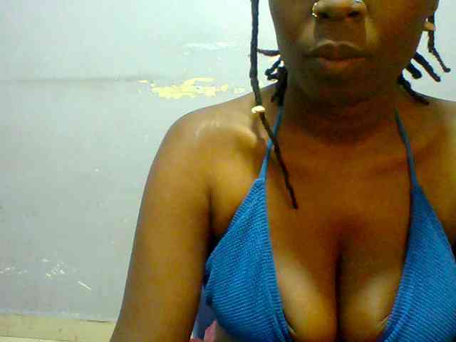 Sweet-petite webcam
