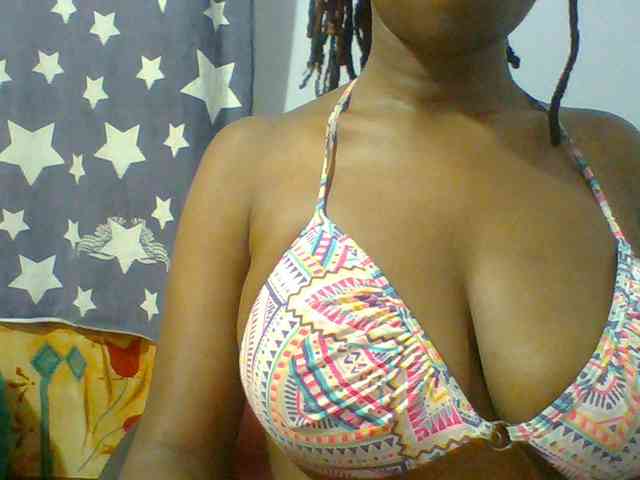 Sweet-petite Sweet-petite