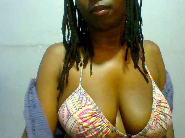 Sweet-petite Live Webcam on BongaCams