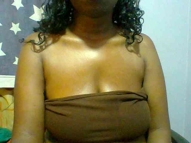 Sweet-petite webcam