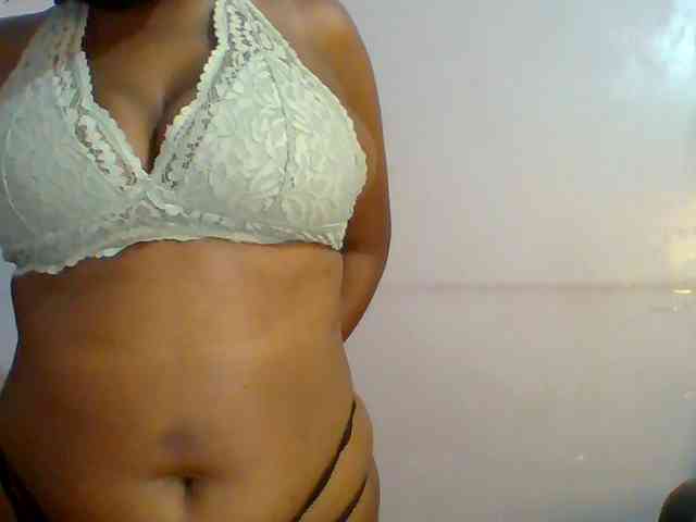Sweet-petite Sweet-petite