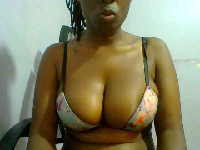 Sweet-petite webcam