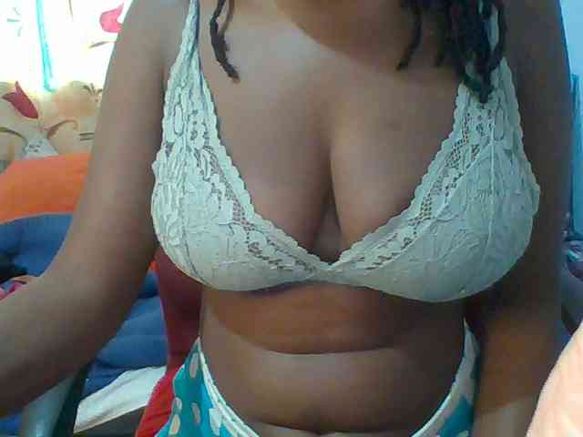 Sweet-petite webcam