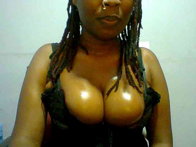 Sweet-petite webcam